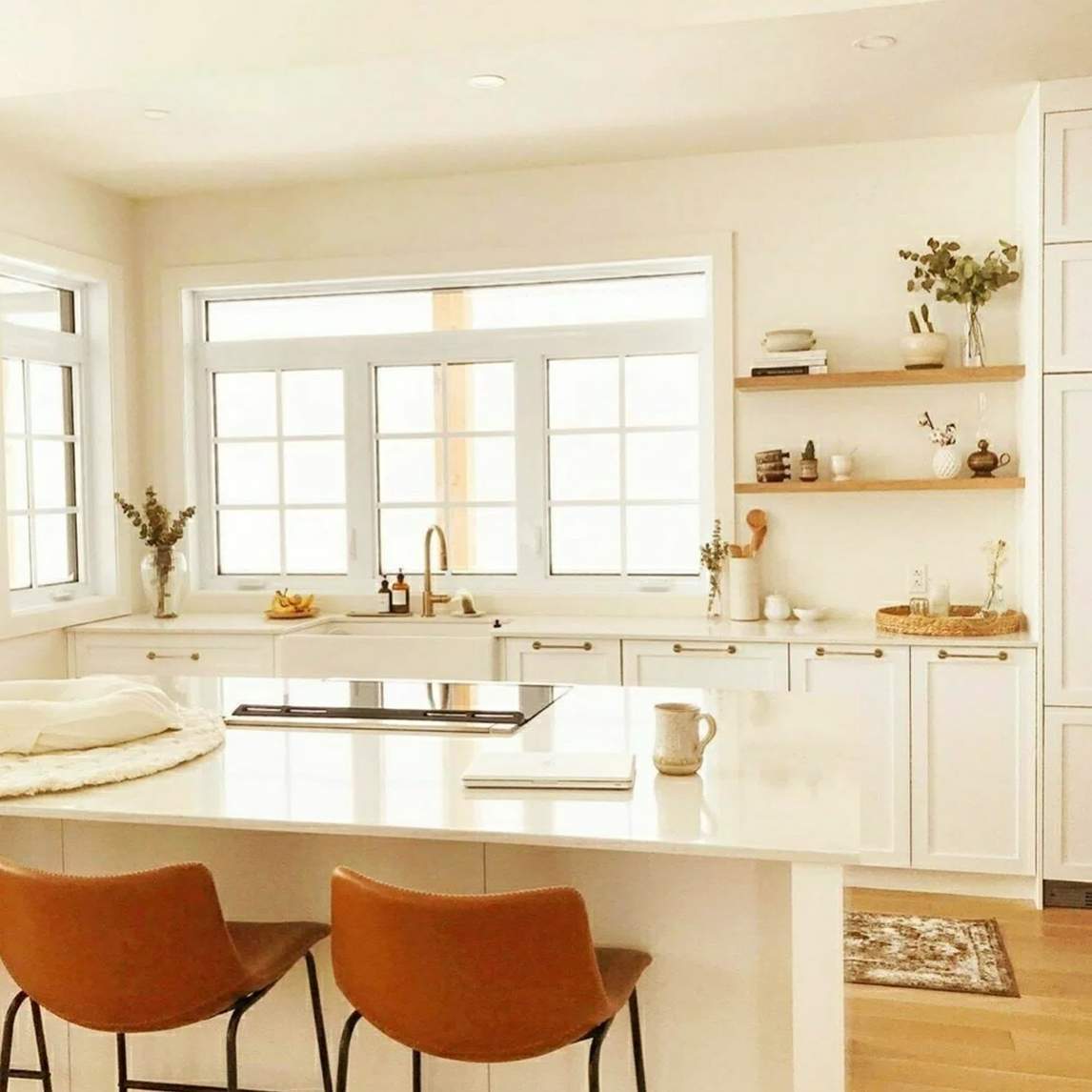 北欧厨房,自然光下的原木小家