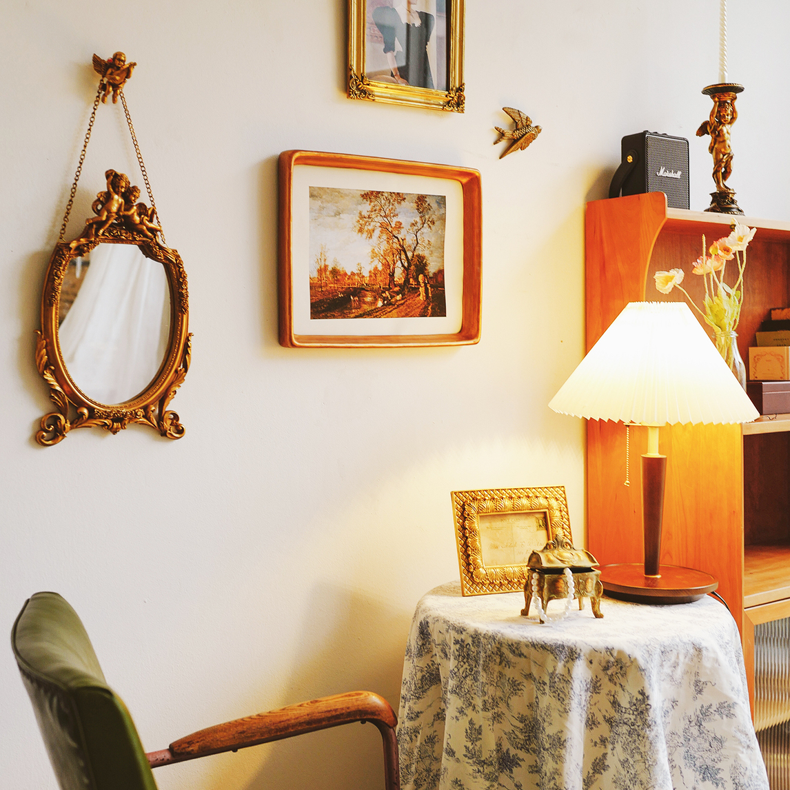 这样布置背景 有文艺复古的味道