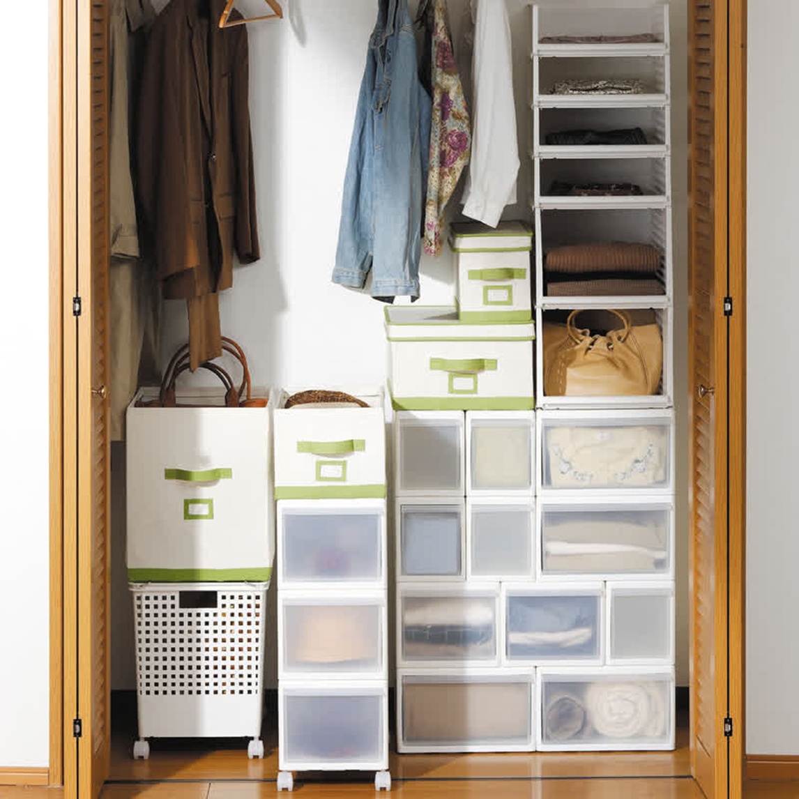 收纳柜来整理衣物让卧室变得更宽阔