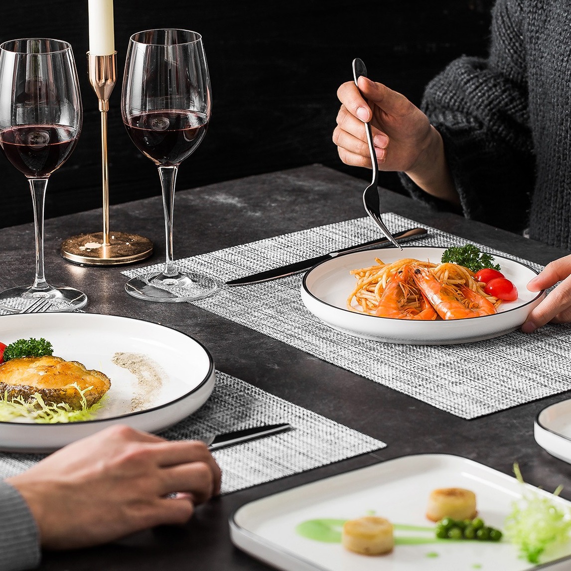 这样的欧式餐桌,超级适合美食大片