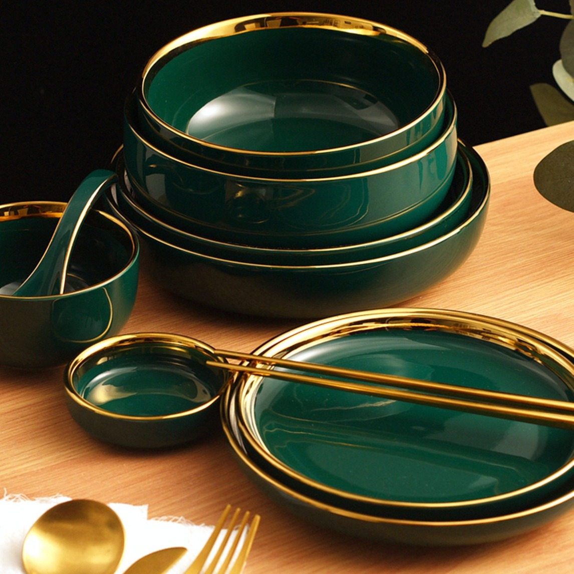 质感餐具,墨绿色的北欧风 - 美家导读设计效果图 - 每平每屋·设计家