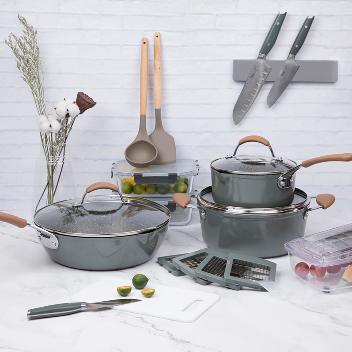 高级质感的莫奈灰色系厨房锅具