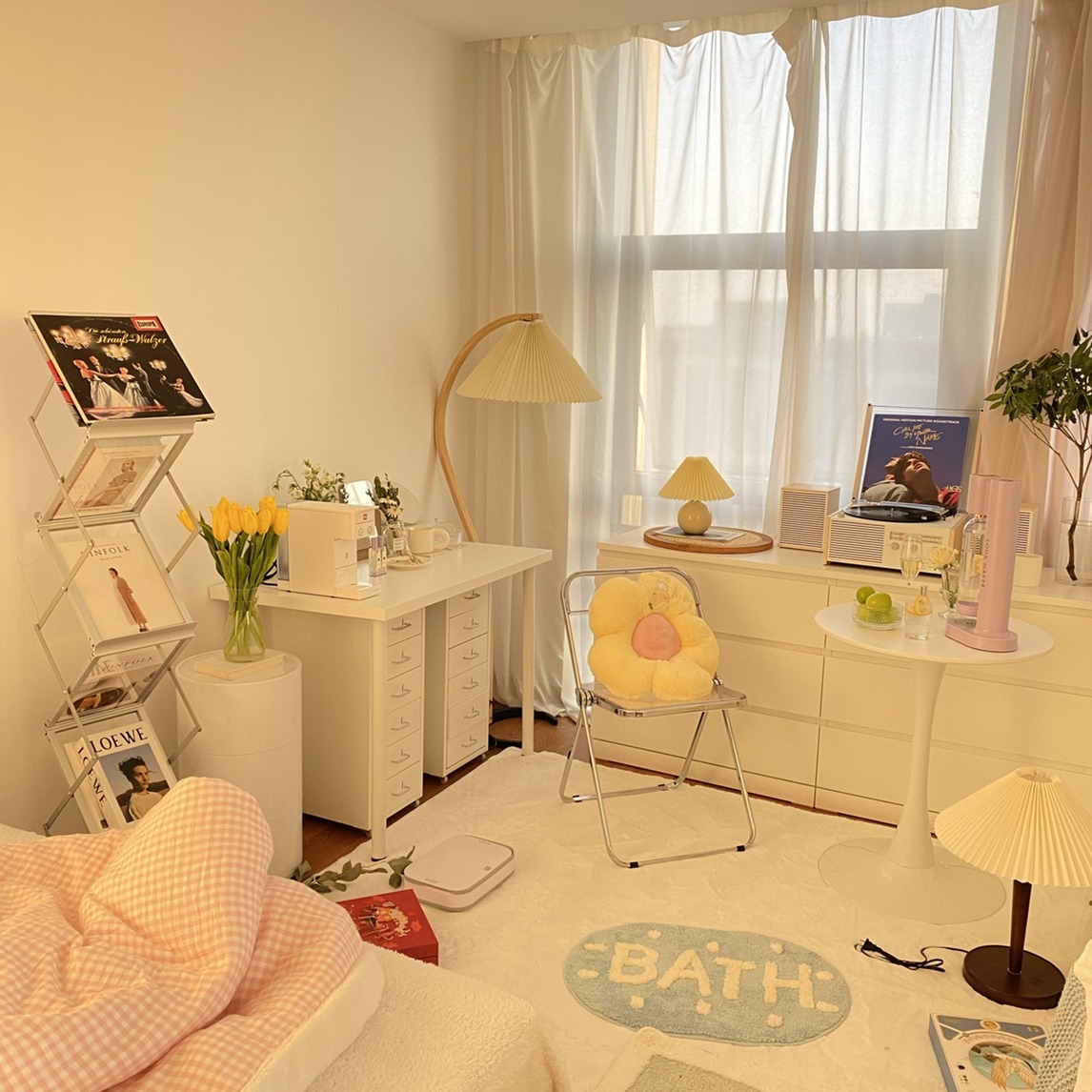 带你们看看独居女孩的卧室